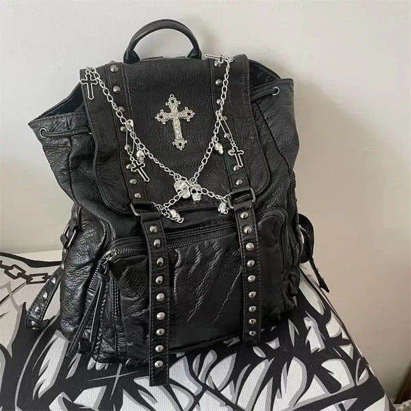 Sac à dos cuir femme gothique punk noir avec rivets